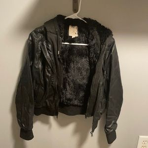 Cropped faux leather jacket fur lined